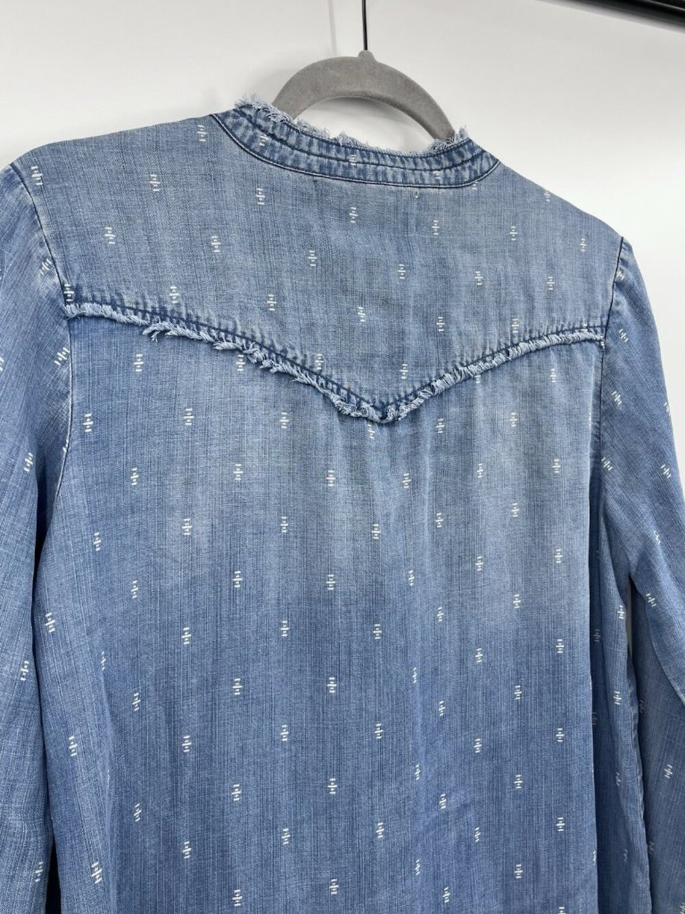 CLOTH + STONE Women's Light Denim Stitch Pattern Raw Hem Shirt Dress Small - Picture 5 of 6